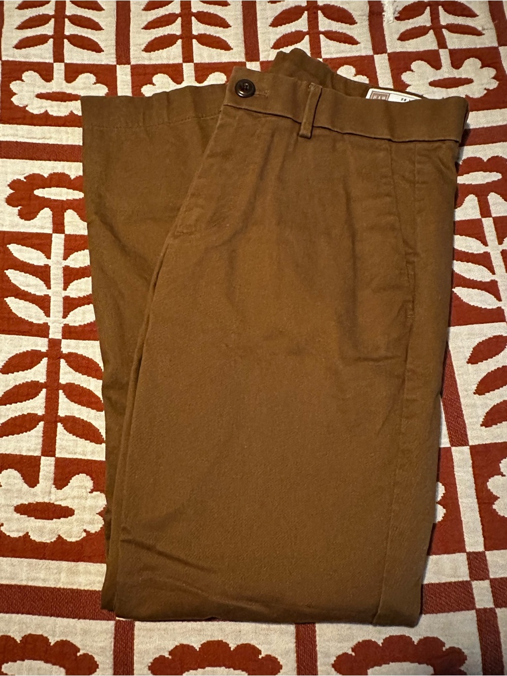 GAP Men's Chino Khaki Pants in Warm Brown